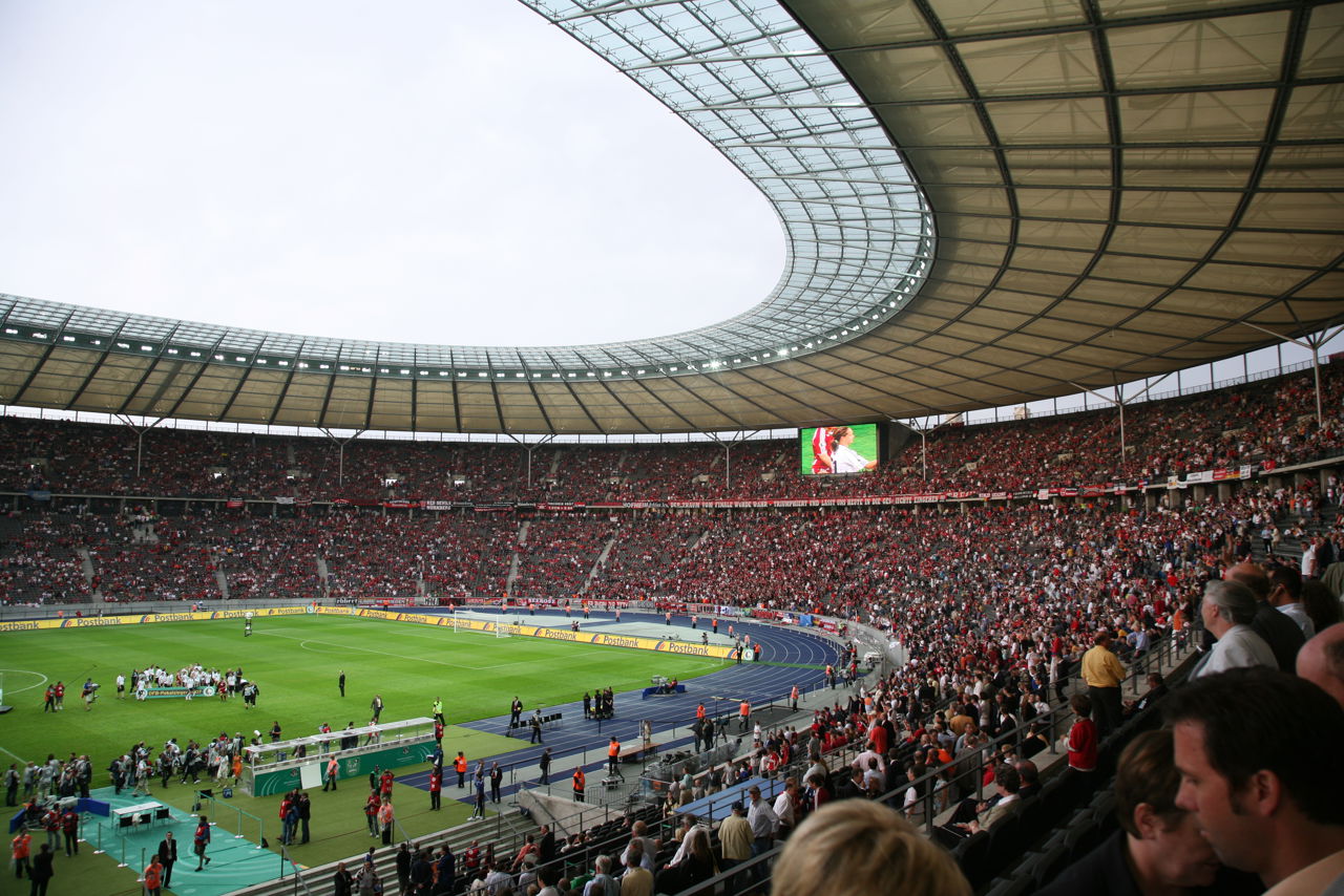 Fodboldstadion
