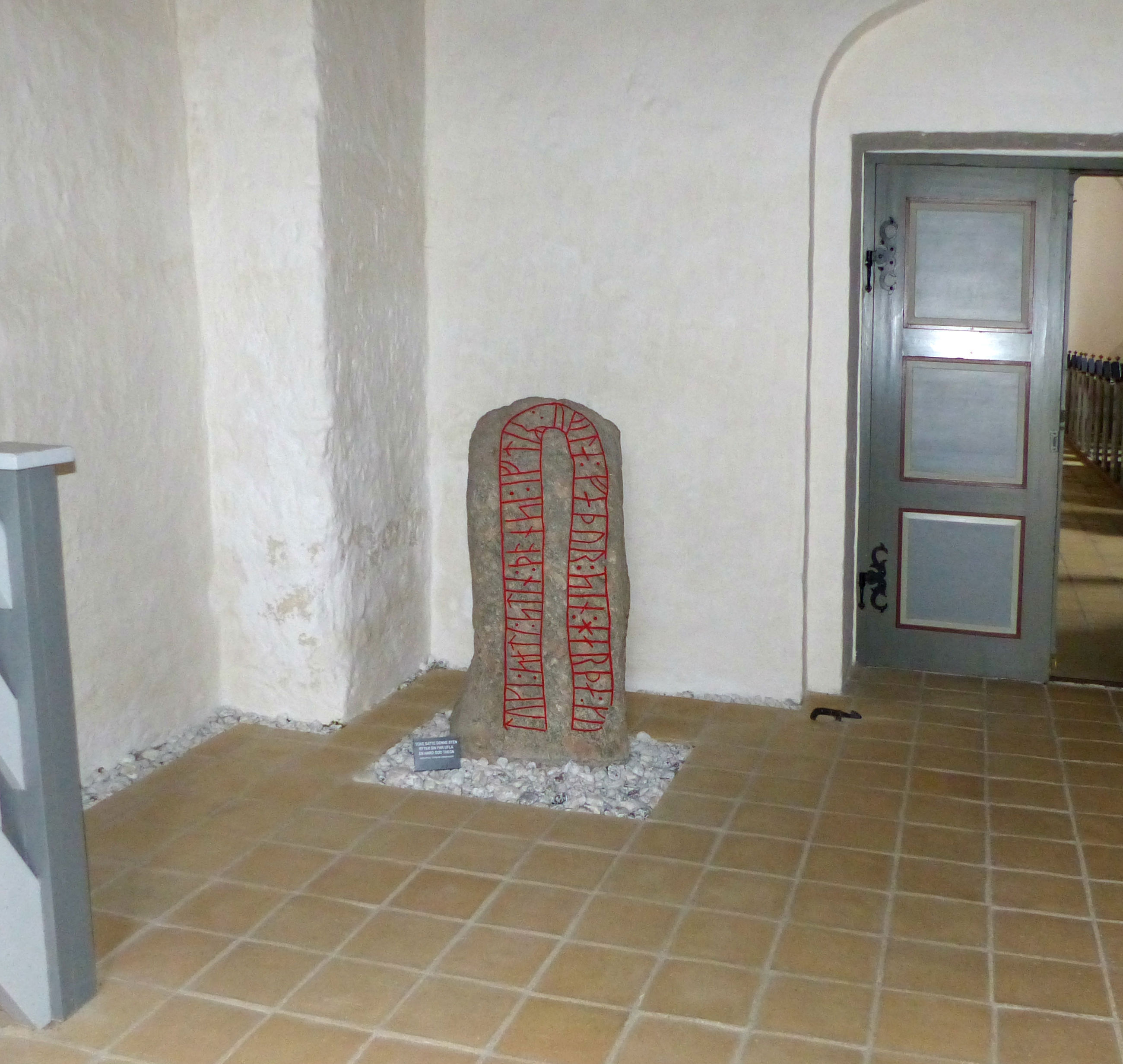 Runesten i Glenstrup Kirke