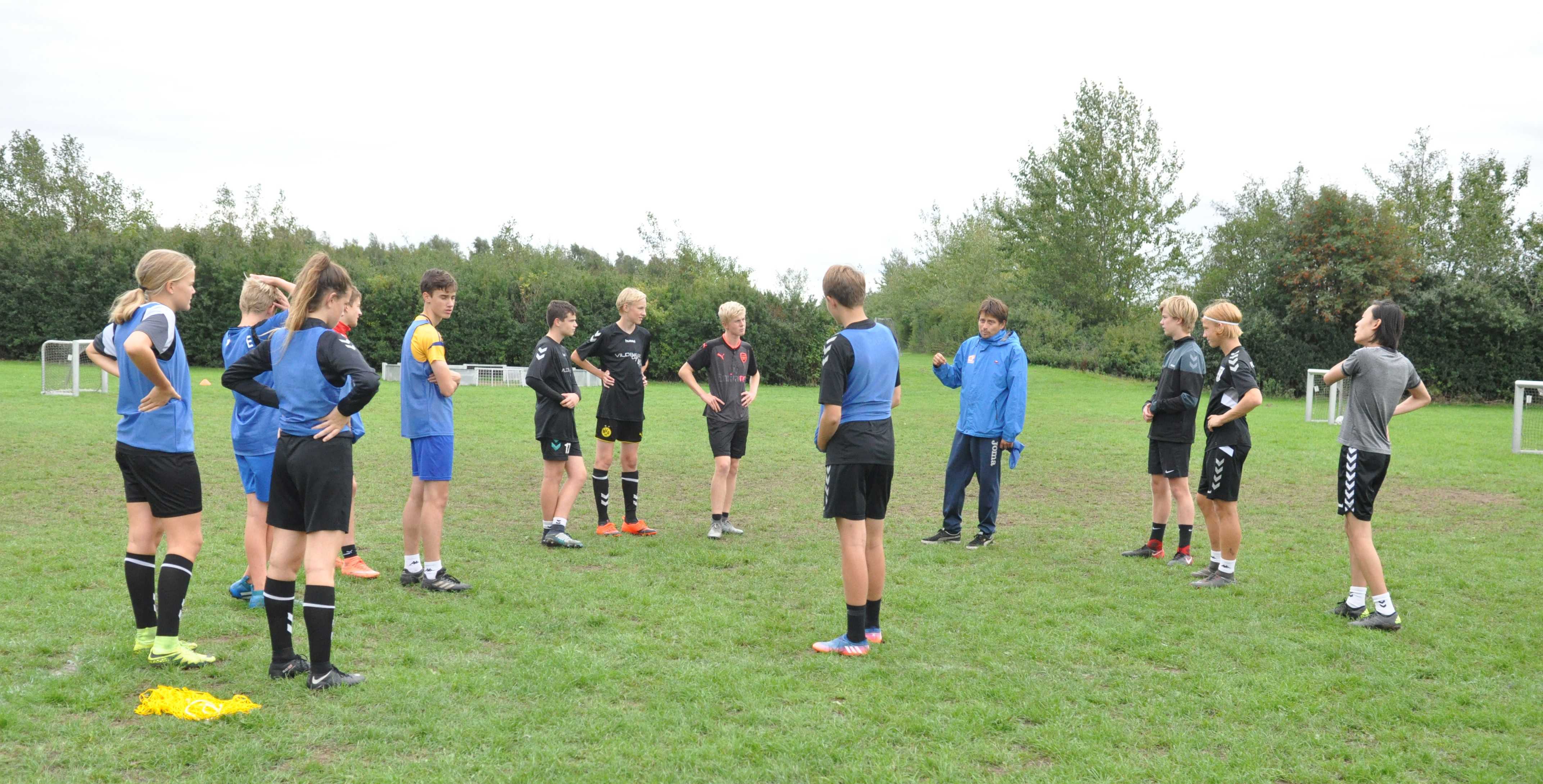 Unge trænere lytter