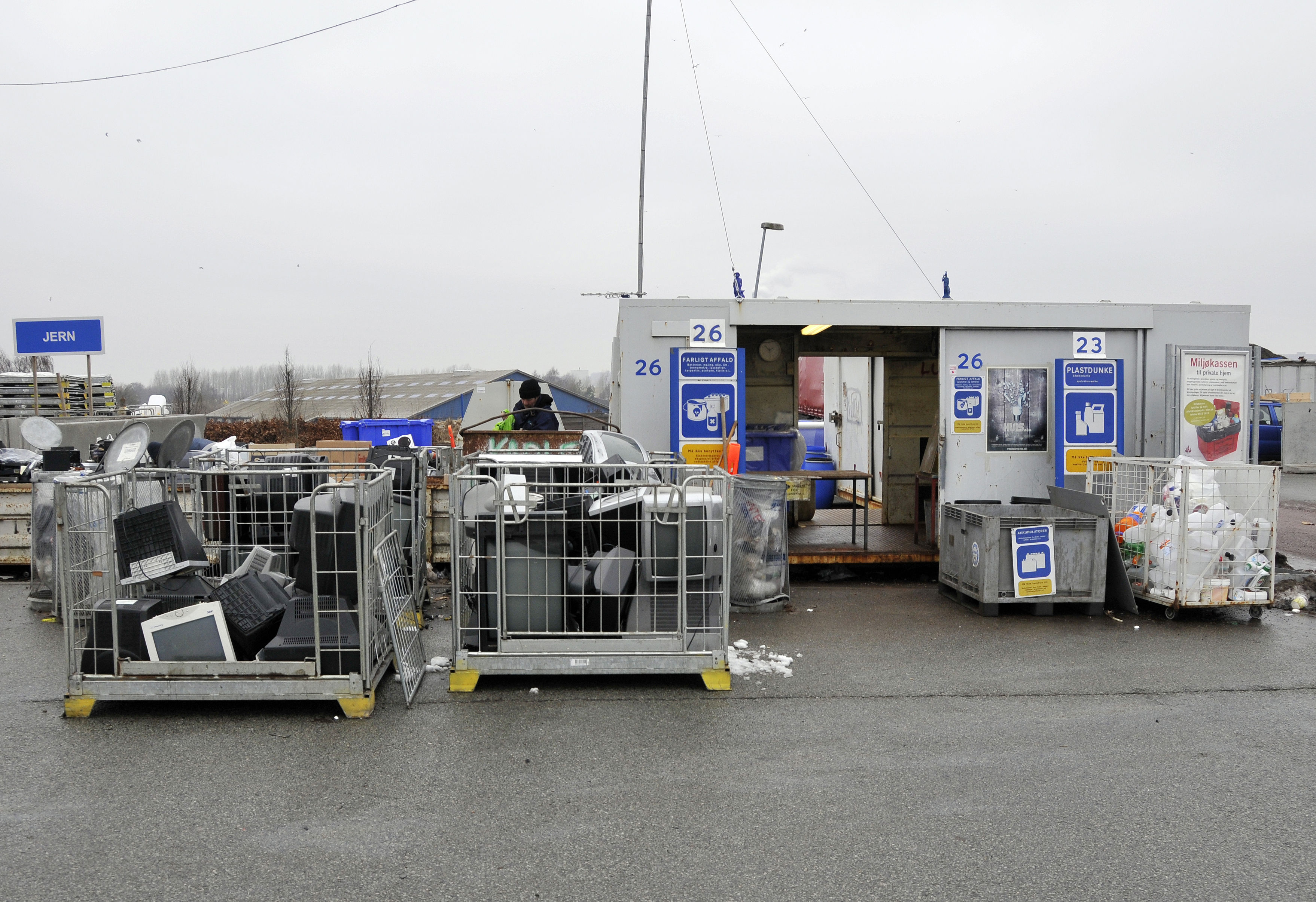 Bure med affald på genbrugspladsen