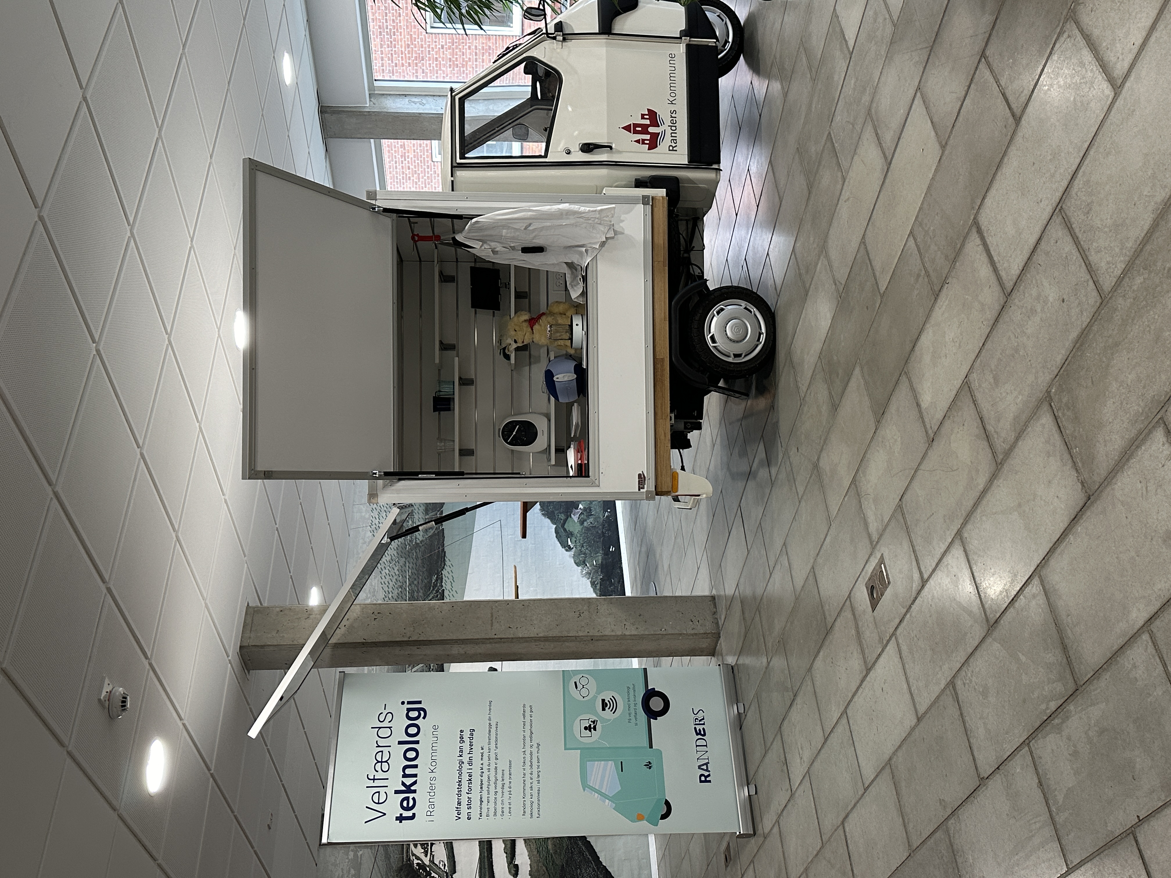 Tuk Tuk med udstilling af velfærdsteknologi